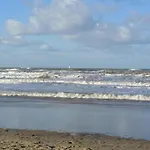 Vakantiehuis Comfortable In Near The Sea Noordwijkerhout