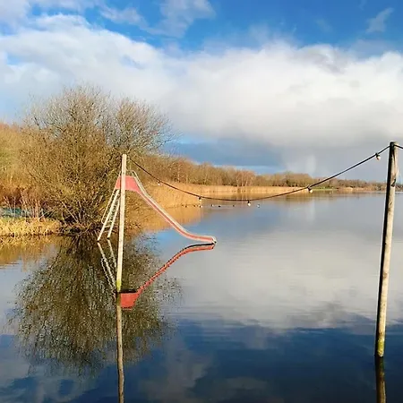 Дом отдыха Comfortable In Near The Sea